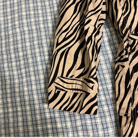 Jaclyn Smith Tan Zebra Trench Coat size M - Picture 3 of 5